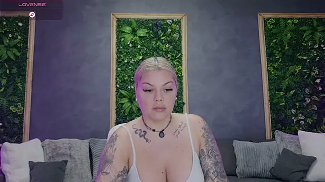 Czat XXX na żywo – Issa_Jo