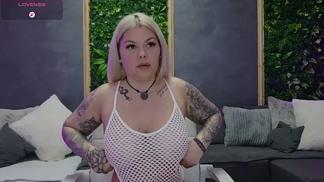 Issa_Jo 网络视讯表演