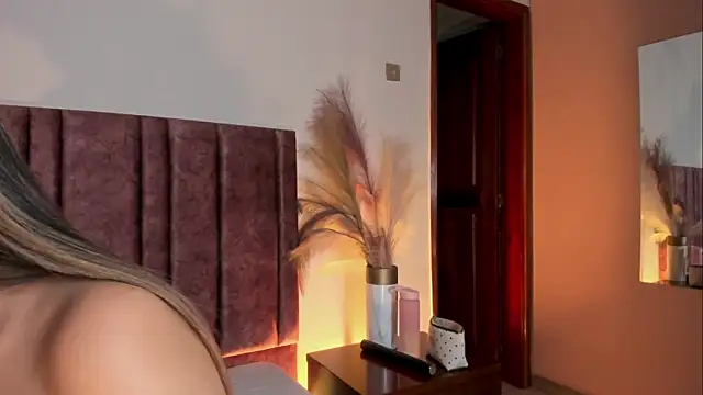 Christy_Sea Adlı Modelin Canlı XXX Sohbeti