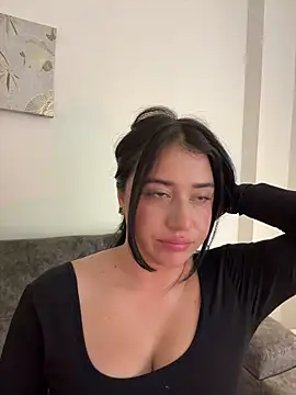 KallyMyller1 Adlı Modelin Canlı XXX Sohbeti