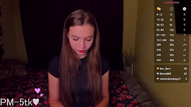 YonaBones' Live XXX Chat