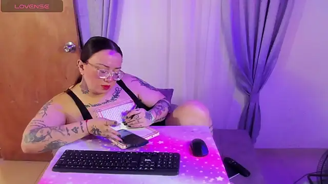 MiaYMolly élő XXX-chatje