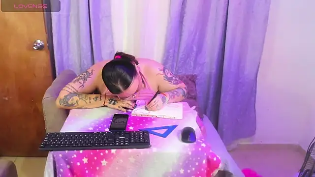 MiaYMolly 现场XXX聊天