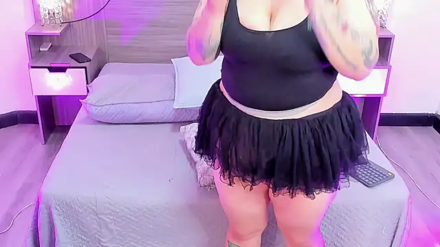 MiaYMolly's Live XXX Chat