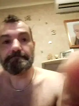 BearHornyMadrid webcam show