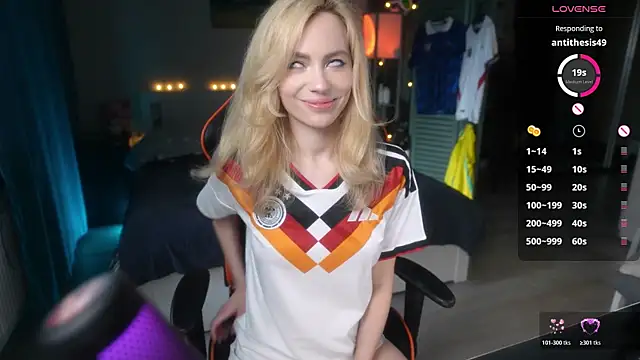 xkuxie's Webcam Show