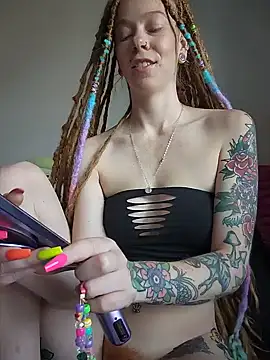 LucidLucy webkamerás műsora