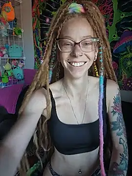 LucidLucy Show in webcam
