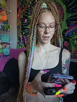 LucidLucy Show in webcam