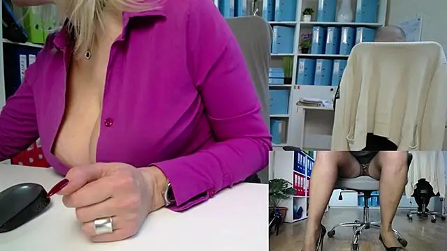 Pokazy przed kamerką – secret-office