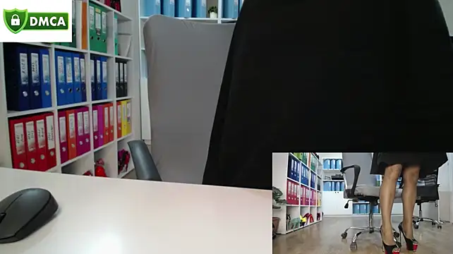 secret-office Adlı Modelin Web Kamerası Şovu
