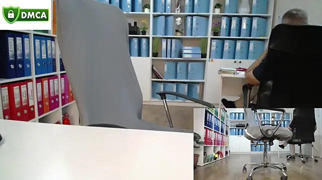 secret-office Adlı Modelin Web Kamerası Şovu