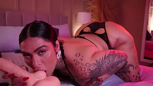 curvyliciousss' Webcam Show
