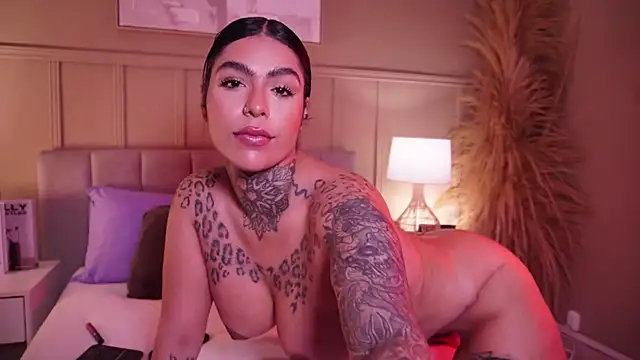 curvyliciousss' Webcam Show