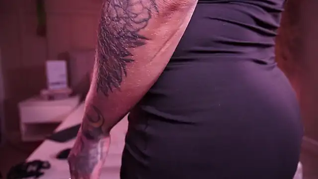 Chat XXX Live curvyliciousss