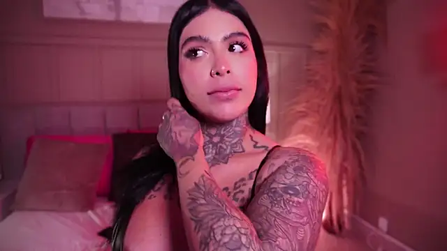 Chat +18 de curvyliciousss ao vivo