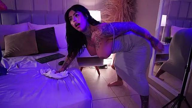 XXX chat uživo modela curvyliciousss