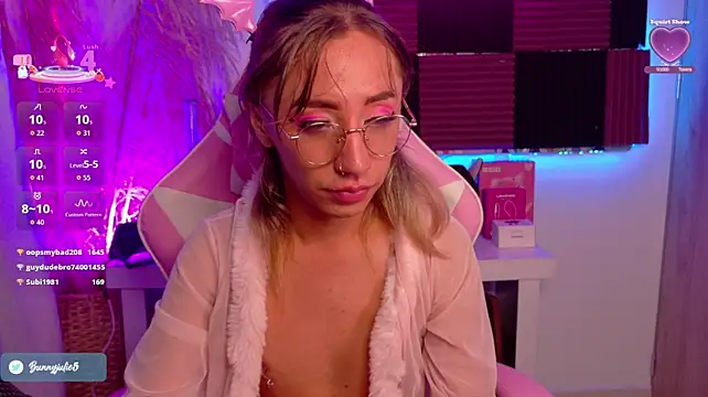Littlebunny21 Webcam Show