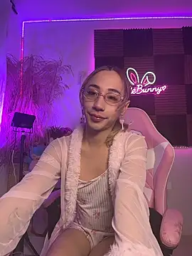 Littlebunny21 Webcamshow