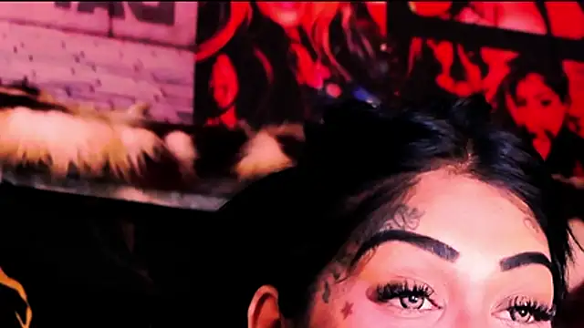 indian_dreamgirl élő XXX-chatje