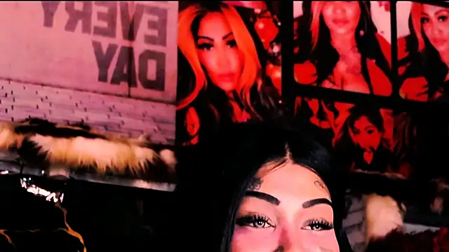 צ'אט XXX בשידור חי של indian_dreamgirl