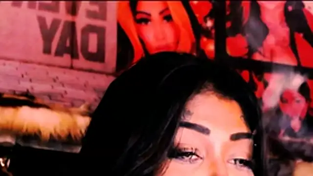 צ'אט XXX בשידור חי של indian_dreamgirl