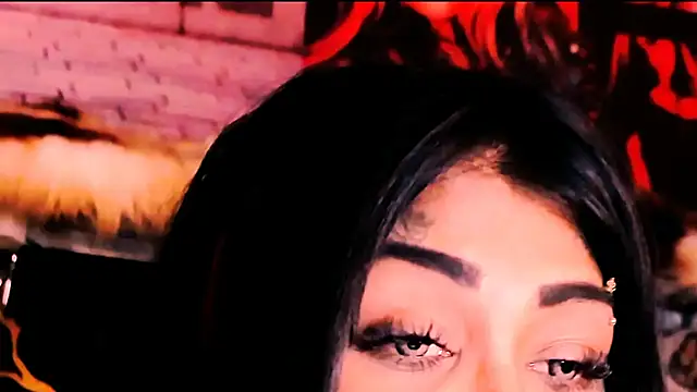 צ'אט XXX בשידור חי של indian_dreamgirl