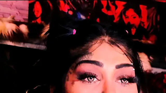צ'אט XXX בשידור חי של indian_dreamgirl
