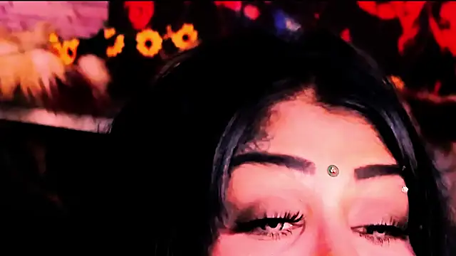 צ'אט XXX בשידור חי של indian_dreamgirl