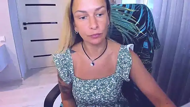 AlexiaDarren's Live XXX Chat
