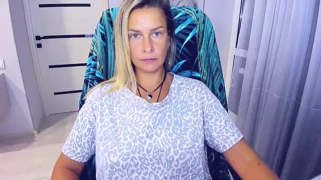Chat +18 de AlexiaDarren ao vivo