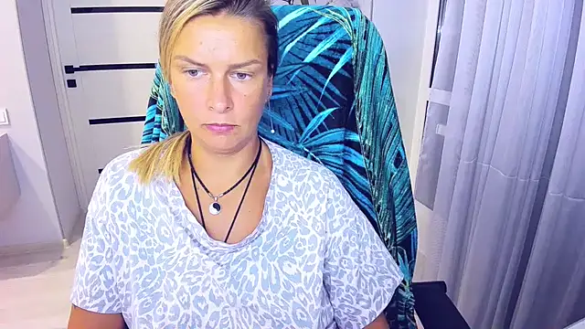 Chat +18 de AlexiaDarren ao vivo