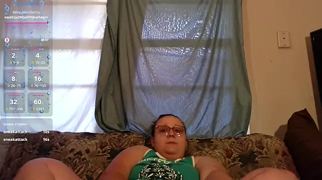 TurtleLady420 Show in webcam