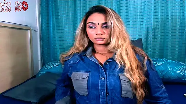 sexyindianchic Adlı Modelin Canlı XXX Sohbeti