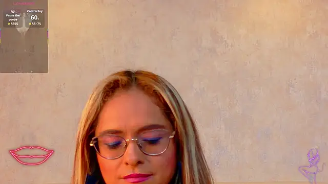 MarilynVega1 Live XXX-Chat