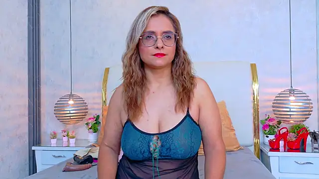 MarilynVega1 Adlı Modelin Canlı XXX Sohbeti