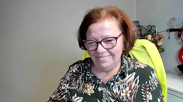 Adelewildx's Live Chat Room