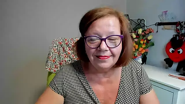 Show modela Adelewildx na web-kameri