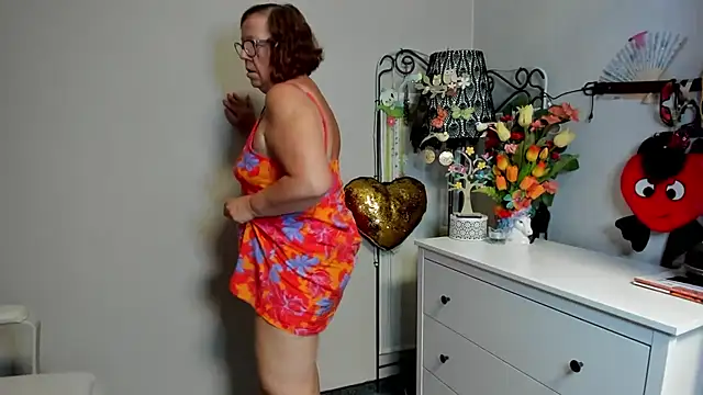 Adelewildx Show in webcam