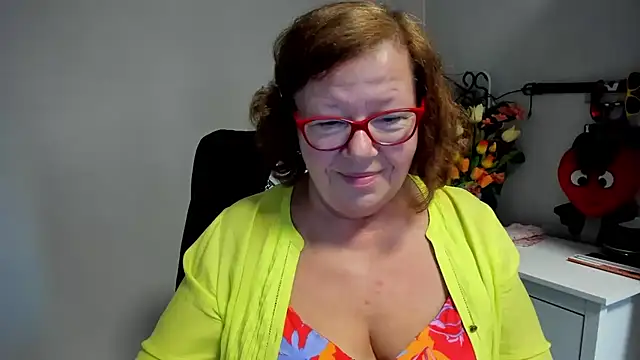 Adelewildx: διαδικτυακό σόου στην κάμερα