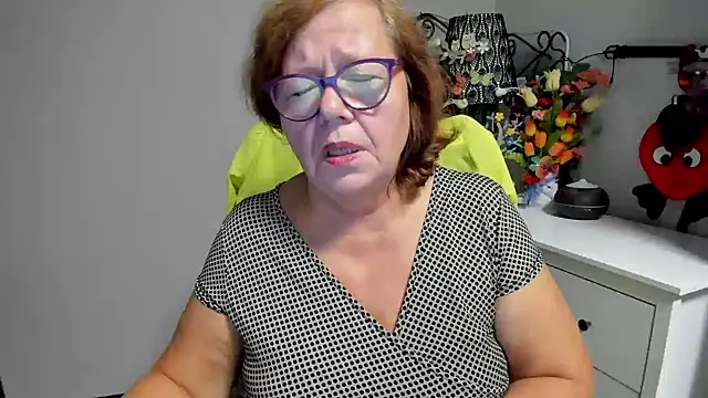 Adelewildx 网络视讯表演