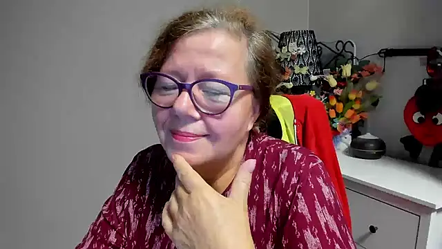 Adelewildx's Live XXX Chat
