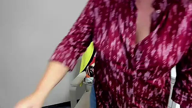 Adelewildx's Live XXX Chat