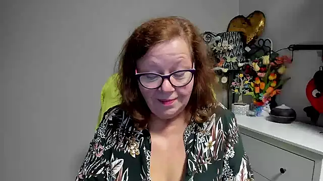 Adelewildx Show in webcam