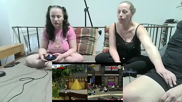 ShyAndHappyCdns' Webcam Show