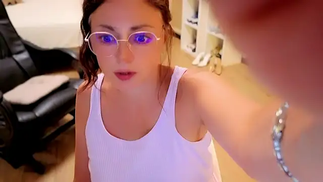 CaringSophie Adlı Modelin Canlı XXX Sohbeti