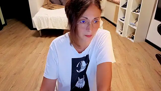 CaringSophie's Live XXX Chat