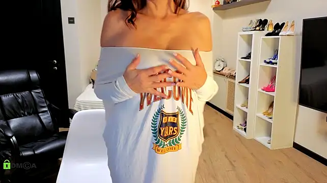 CaringSophie Adlı Modelin Canlı XXX Sohbeti