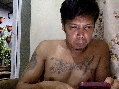 eddy_888 Show in webcam