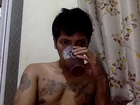 eddy_888 Adlı Modelin Web Kamerası Şovu